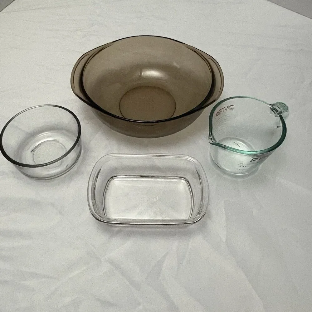 Pyrex Lot Of 4 Pieces Pyrex Measuring Cup, Round Bowl, Square Bowl,large bowl